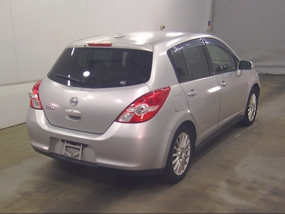 NISSAN TIIDA