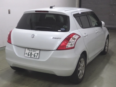 SUZUKI SWIFT