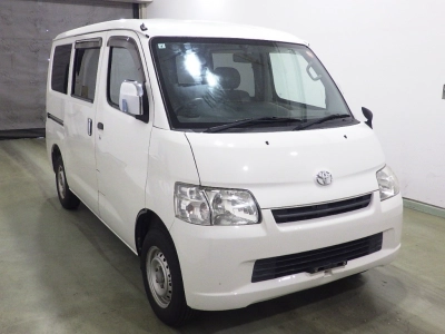 TOYOTA LITE ACE VAN