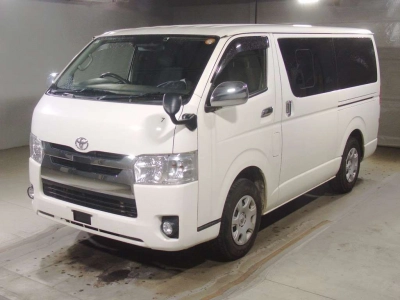 TOYOTA HIACE VAN