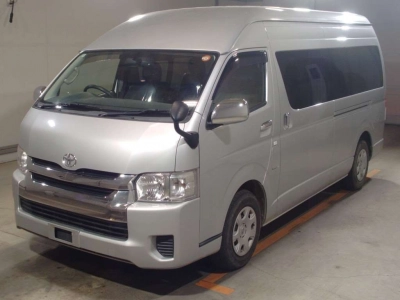 TOYOTA HIACE WAGON