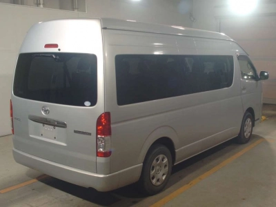 TOYOTA HIACE WAGON