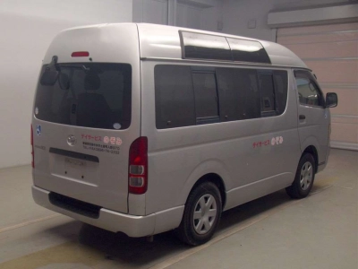 TOYOTA REGIUS VAN