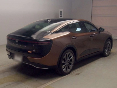 TOYOTA CROWN CROSSOVER