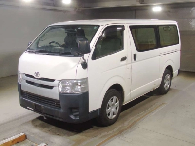 TOYOTA HIACE VAN