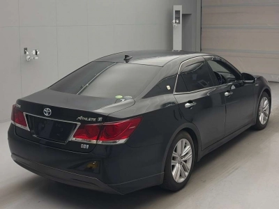 TOYOTA CROWN HYBRID