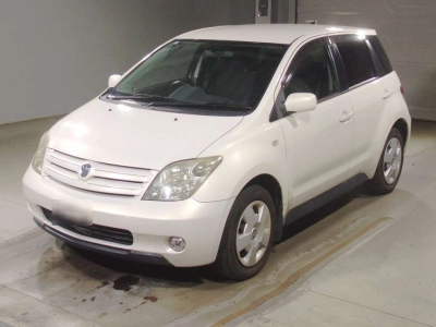 TOYOTA IST