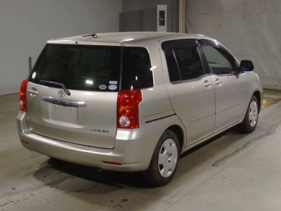 TOYOTA RAUM