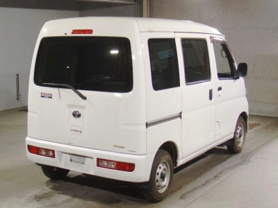 TOYOTA PIXIS VAN