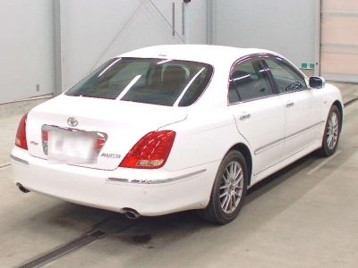 TOYOTA CROWN MAJESTA