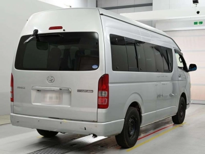 TOYOTA HIACE WAGON