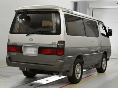TOYOTA HIACE WAGON