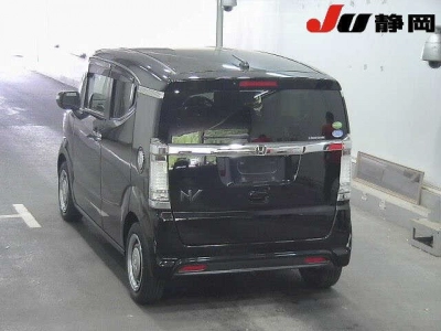 HONDA N-BOX SLASH