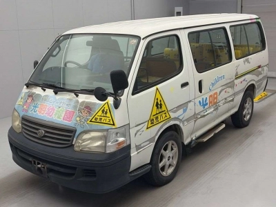 TOYOTA HIACE WAGON