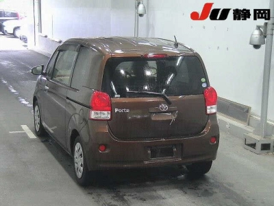 TOYOTA PORTE