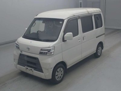TOYOTA PIXIS VAN