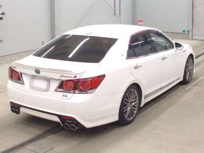 TOYOTA CROWN HYBRID
