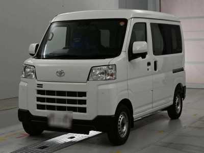 TOYOTA PIXIS VAN