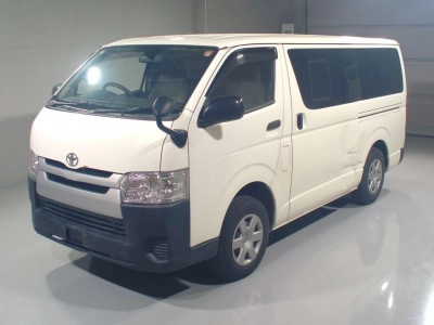 TOYOTA REGIUS VAN