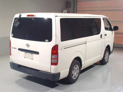 TOYOTA REGIUS VAN