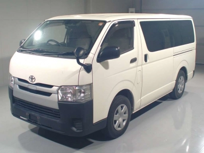 TOYOTA REGIUS VAN