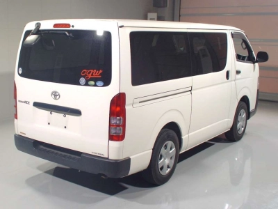TOYOTA REGIUS VAN
