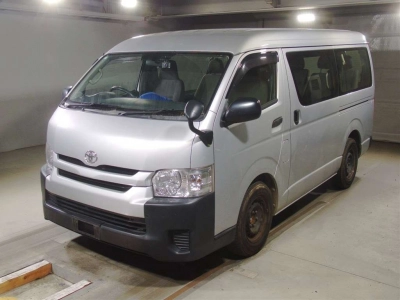 TOYOTA HIACE WAGON