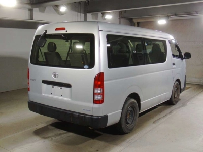 TOYOTA HIACE WAGON