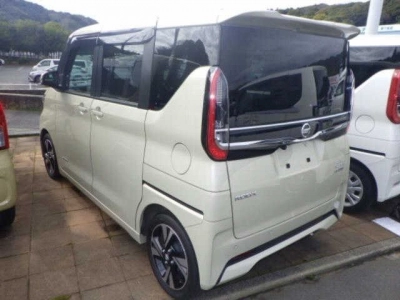 NISSAN ROOX