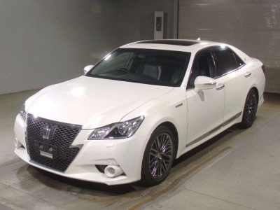TOYOTA CROWN HYBRID