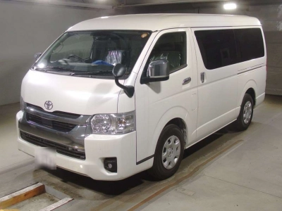 TOYOTA HIACE WAGON