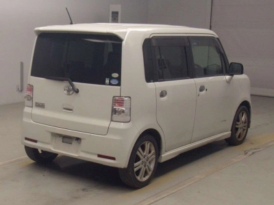 TOYOTA PIXIS SPACE