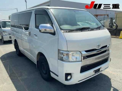 TOYOTA REGIUS VAN