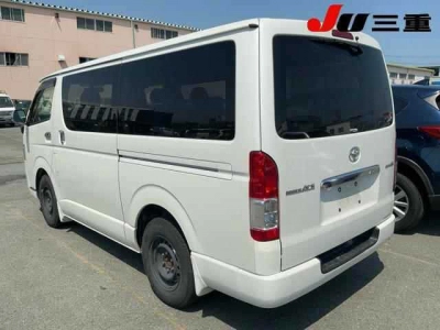 TOYOTA REGIUS VAN