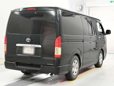 TOYOTA REGIUS VAN