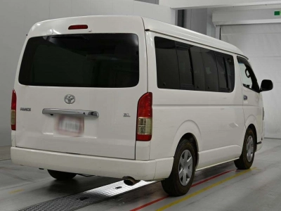 TOYOTA HIACE WAGON