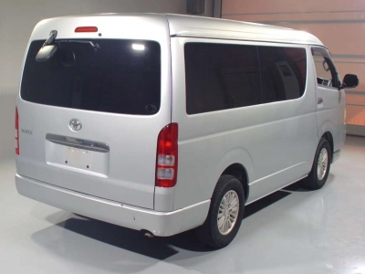 TOYOTA HIACE WAGON