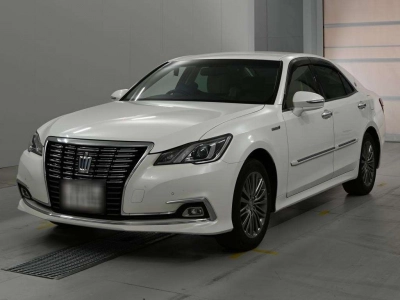 TOYOTA CROWN HYBRID