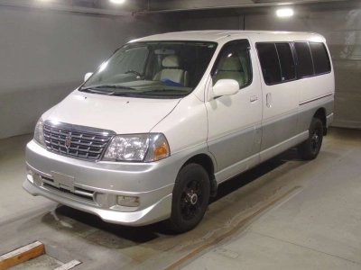 TOYOTA GRAND HIACE