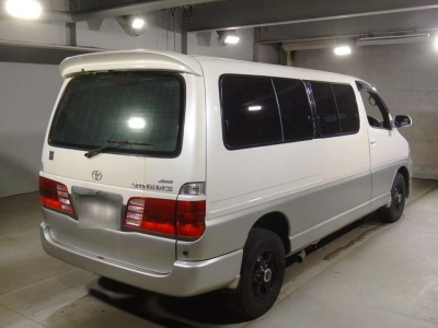 TOYOTA GRAND HIACE