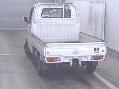 NISSAN CLIPPER TRUCK