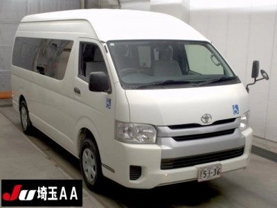 TOYOTA HIACE COMMUTER
