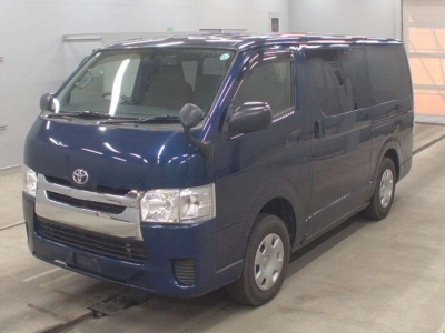 TOYOTA REGIUS VAN