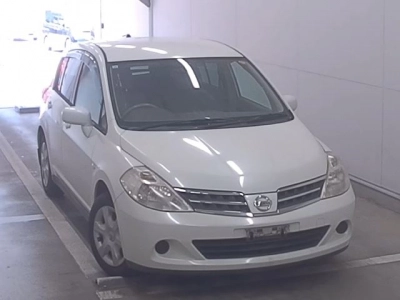 NISSAN TIIDA