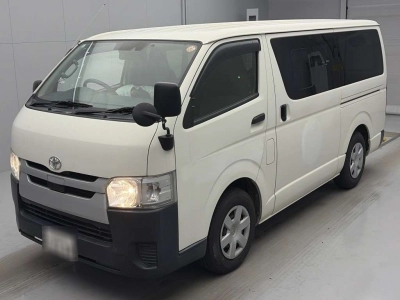 TOYOTA REGIUS VAN
