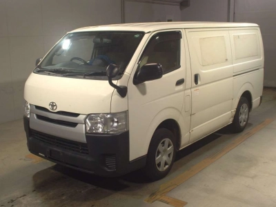 TOYOTA REGIUS VAN