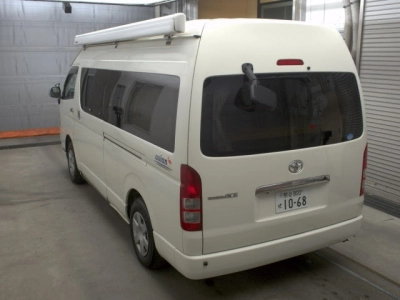 TOYOTA REGIUS VAN