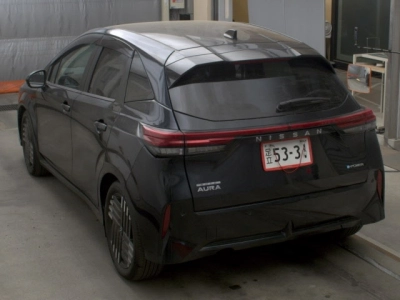 NISSAN AURA