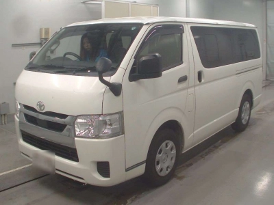 TOYOTA HIACE VAN
