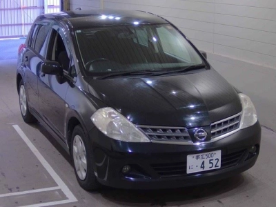 NISSAN TIIDA